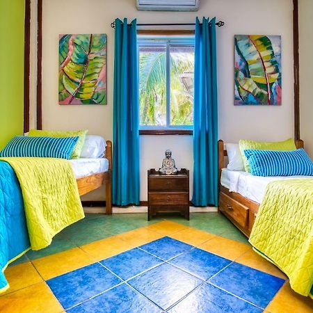 Los Balcones Over The Sea Hotel Bocas del Toro Dış mekan fotoğraf