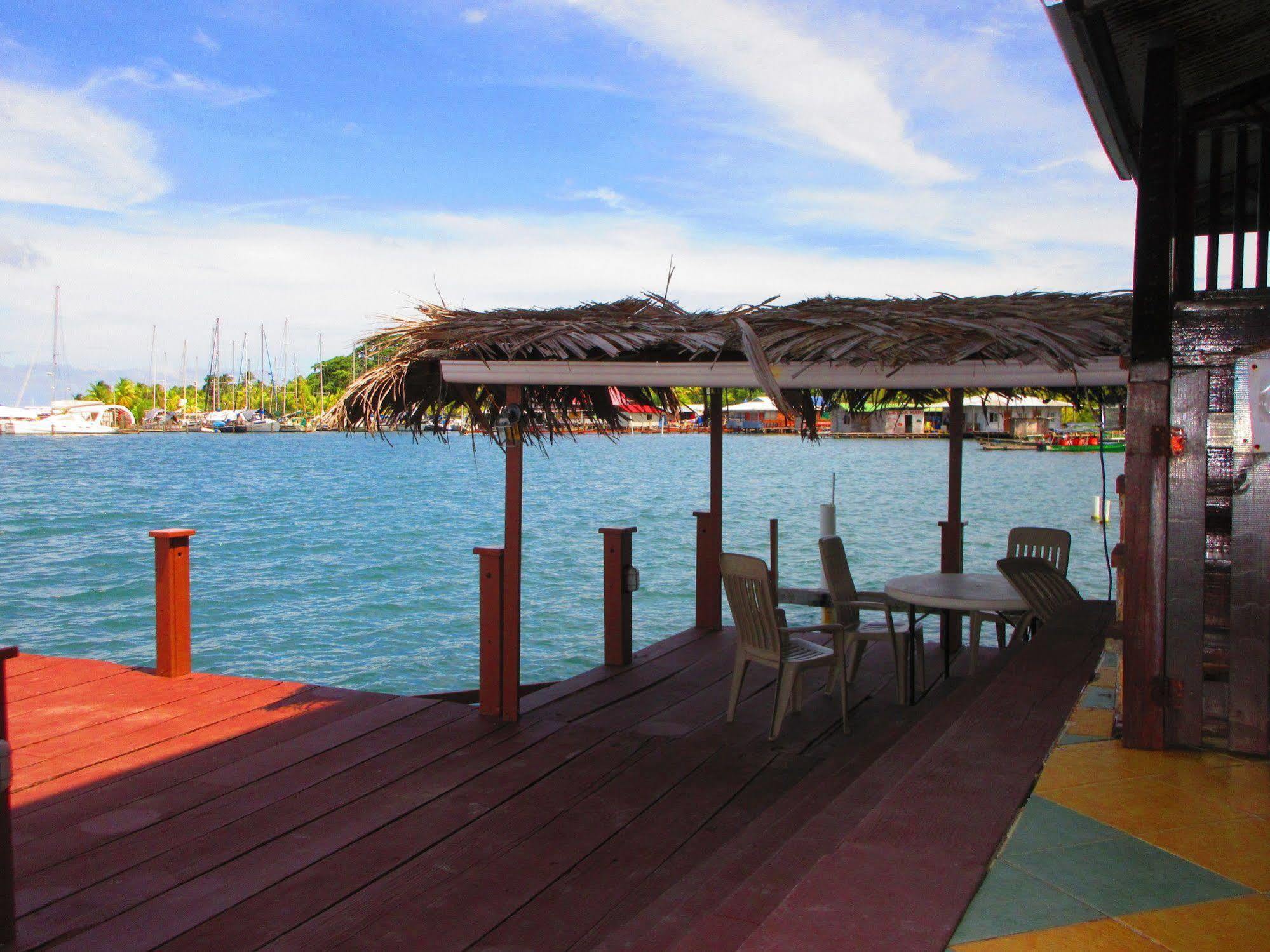 Los Balcones Over The Sea Hotel Bocas del Toro Dış mekan fotoğraf