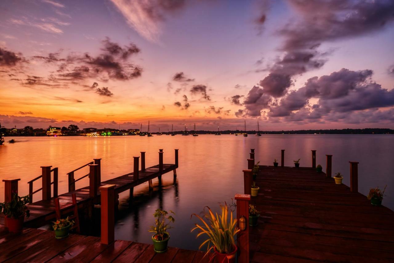 Los Balcones Over The Sea Hotel Bocas del Toro Dış mekan fotoğraf